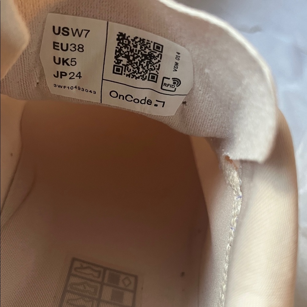 On running cloudmonster void sneaker. Womens US size 7. Pink. Dew. Ivory. New. - Picture 6 of 7